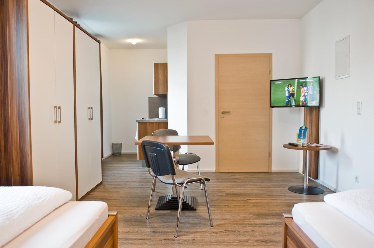 Greenpartment Boardinghouse Neustadt Нойштадт-ан-дер-Донау Экстерьер фото